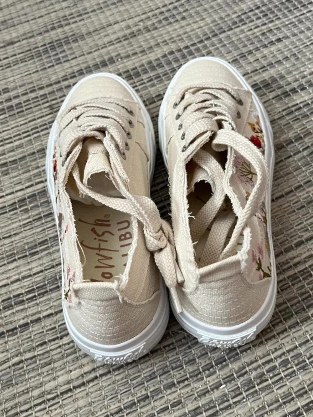 Malibu Sandals Women's Cream and White Trainers